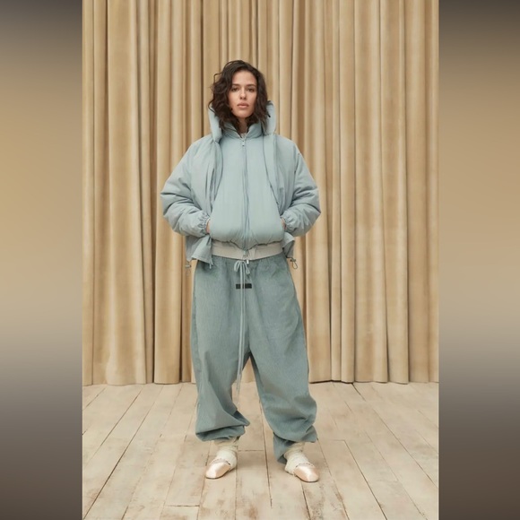 FEAR OF GOD ESSENTIALS RELAXED SWEATPANTS IN SYCAMORE - KIDS SIZE 14/16 XXL - Picture 1 of 4